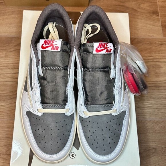 NIKE AIR JORDAN 1 LOW OG SP TRAVIS SCOTT REVERSE MOCHA size 11 main image 2